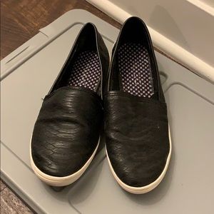ALDO black alligator slip ons size 6 like new